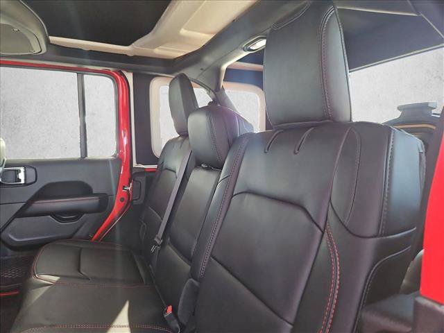 Used 2025 Jeep Wrangler Unlimited Rubicon AWD/4WD image 17