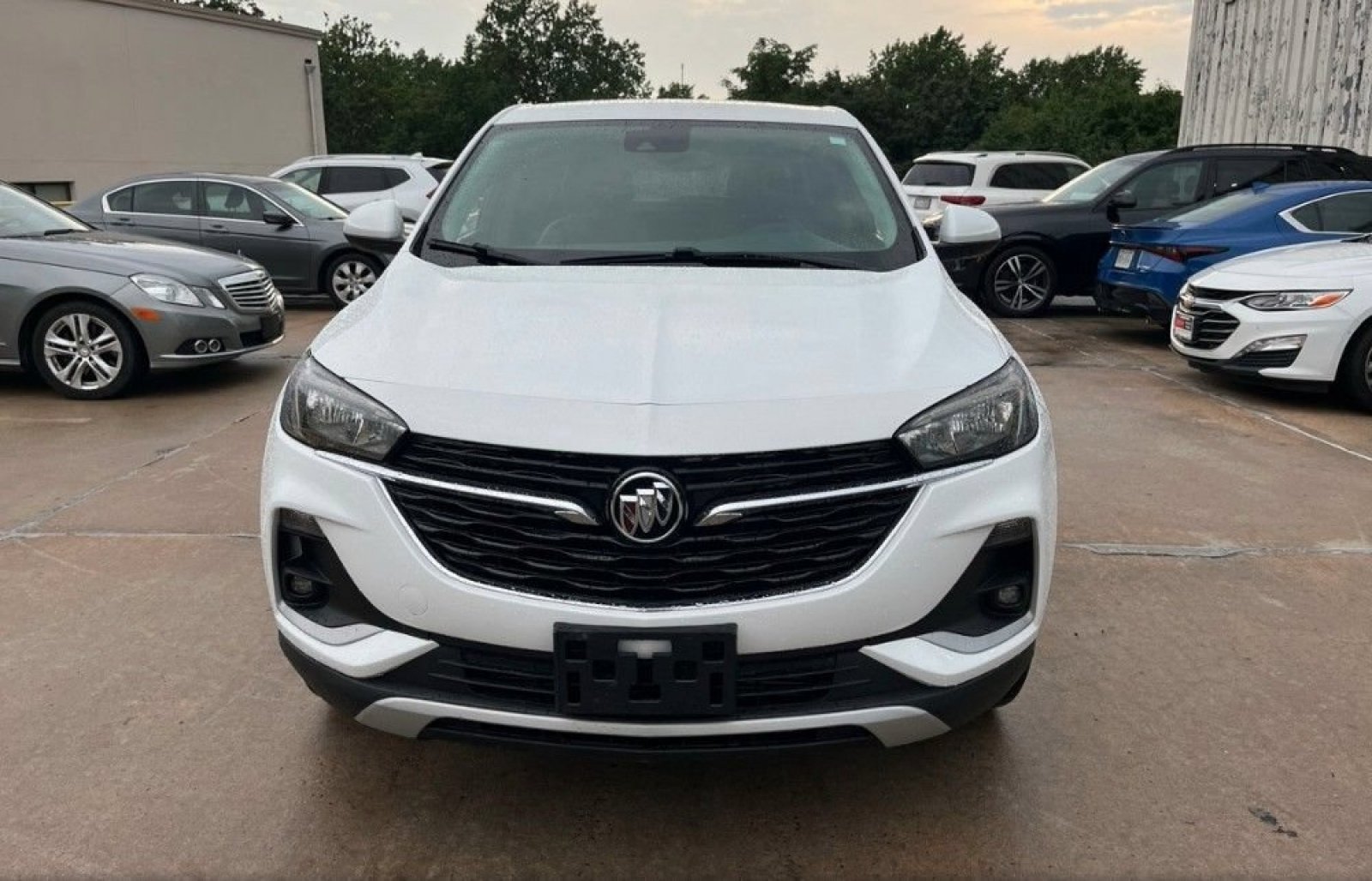 Used 2022 Buick Encore GX Preferred w/ Cold Weather Comfort Package AWD/4WD image 2