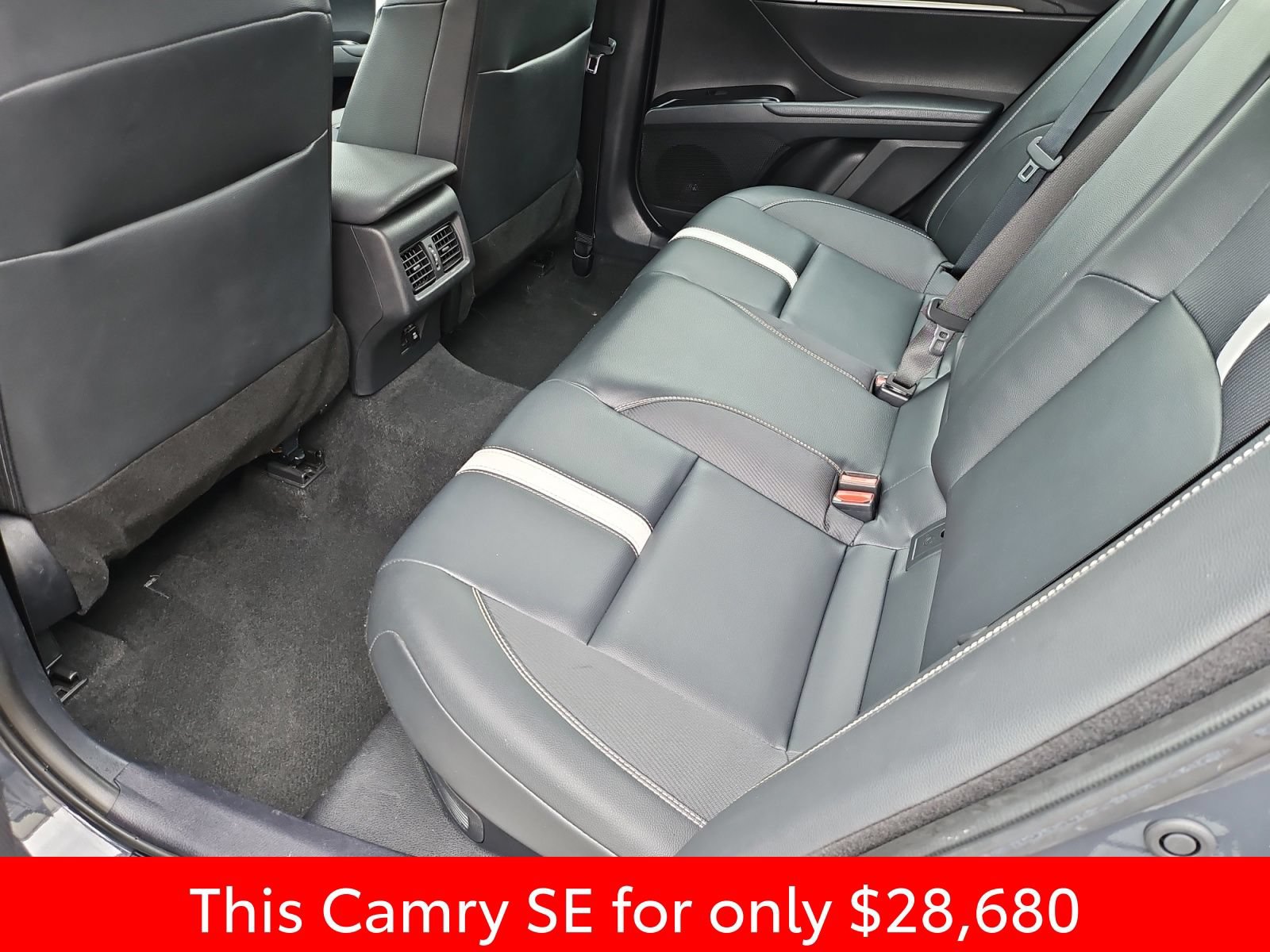 Used 2025 Toyota Camry SE FWD image 33