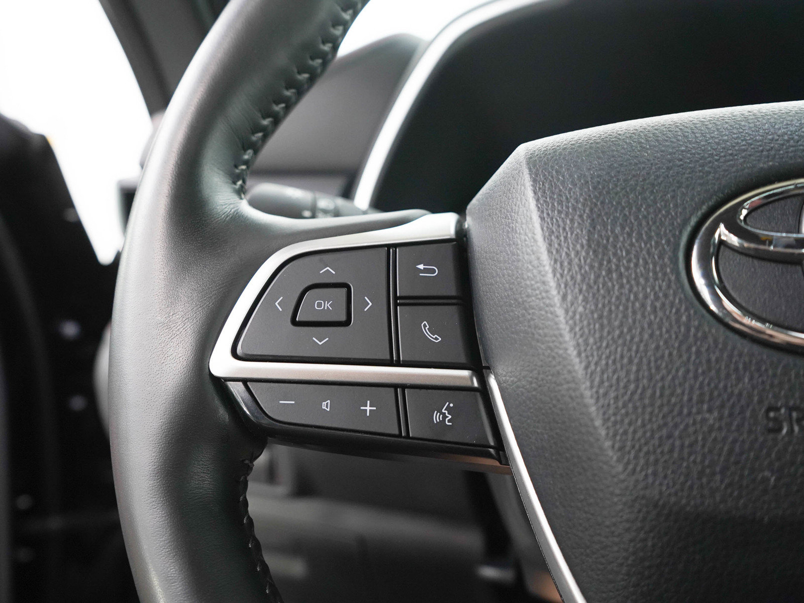 Used 2024 Toyota Highlander XSE AWD/4WD image 28
