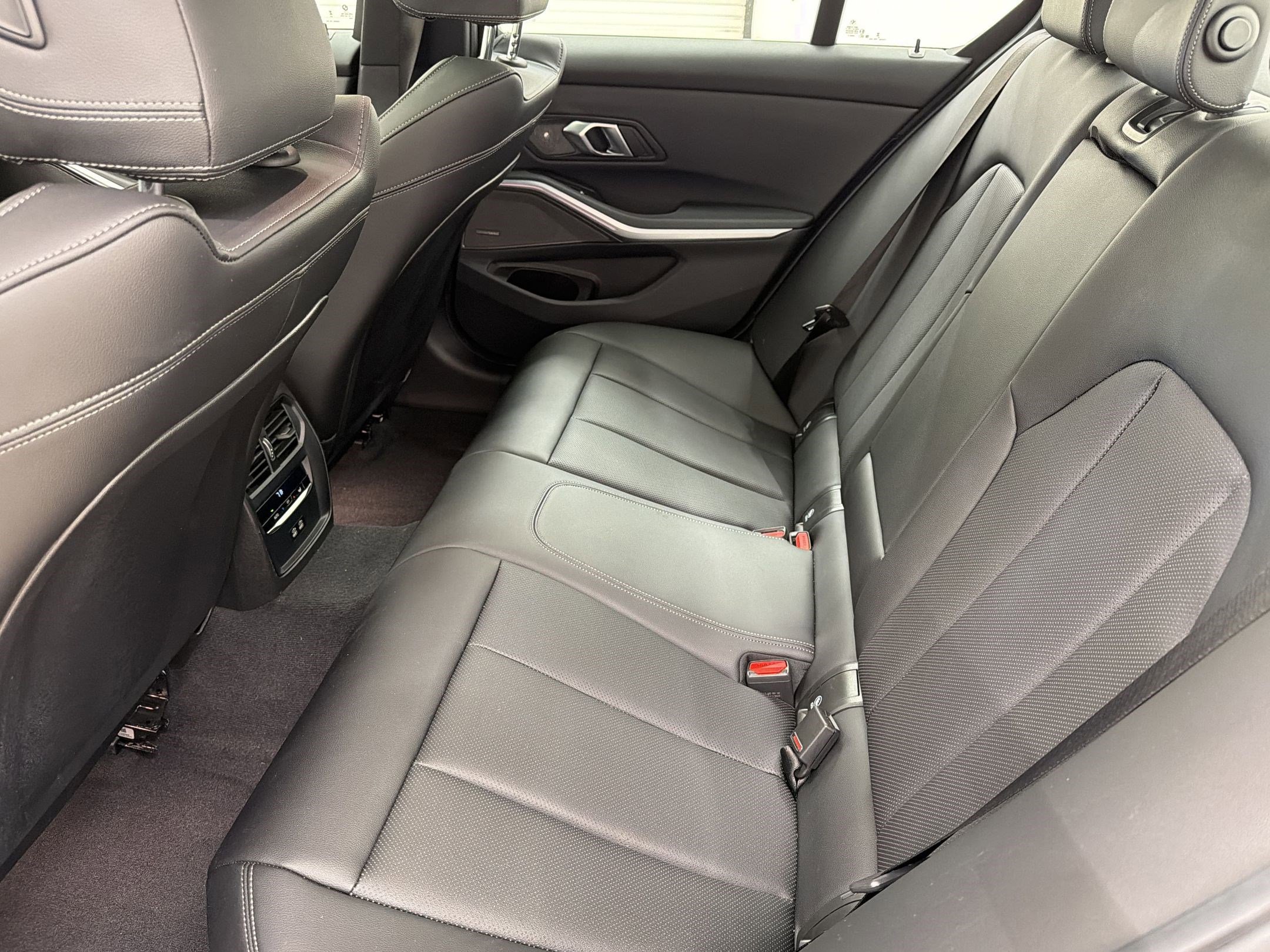 Certified 2024 BMW 330i Sedan w/ M Sport Package RWD image 13
