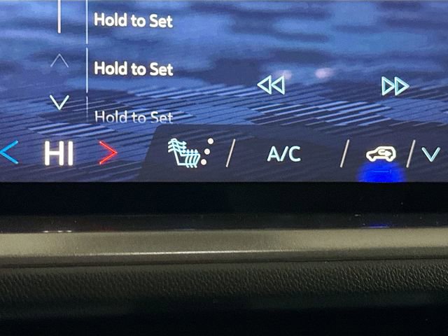 New 2026 Chevrolet Traverse LT w/ LPO, Floor Liner Package image 21