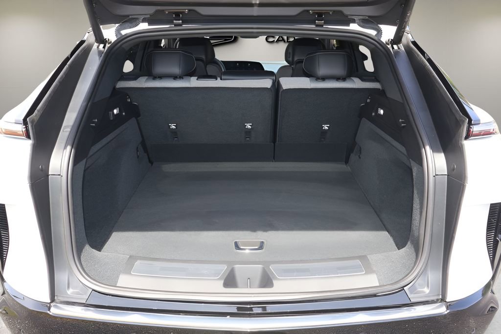 Certified 2024 Cadillac Lyriq Tech RWD image 16
