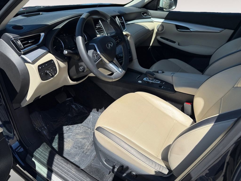 Used 2022 INFINITI QX50 Sensory image 16