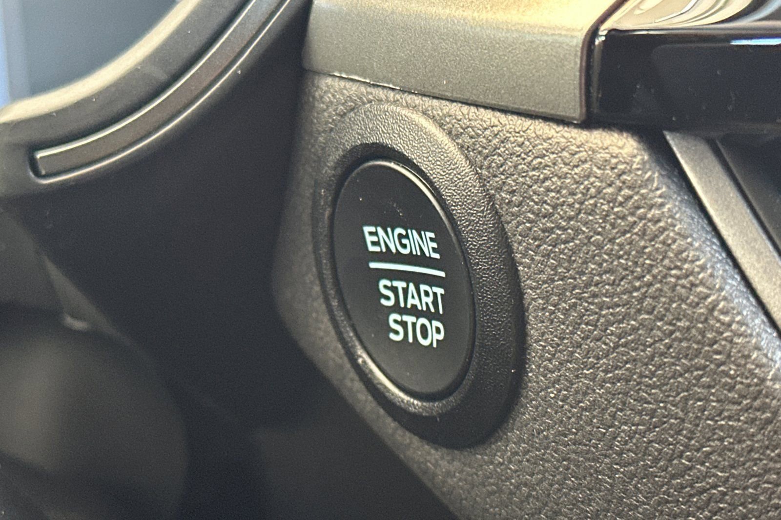 Used 2025 Ford Escape Active image 23