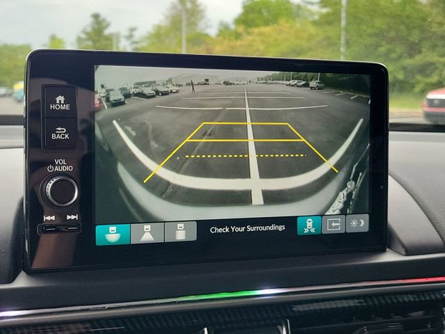 Used 2024 Honda Pilot Touring image 23