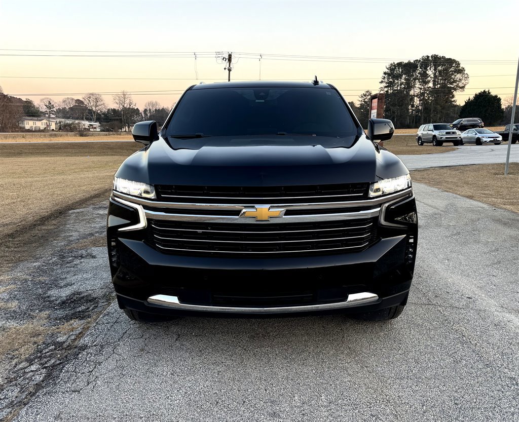 Used 2022 Chevrolet Suburban LT image 2