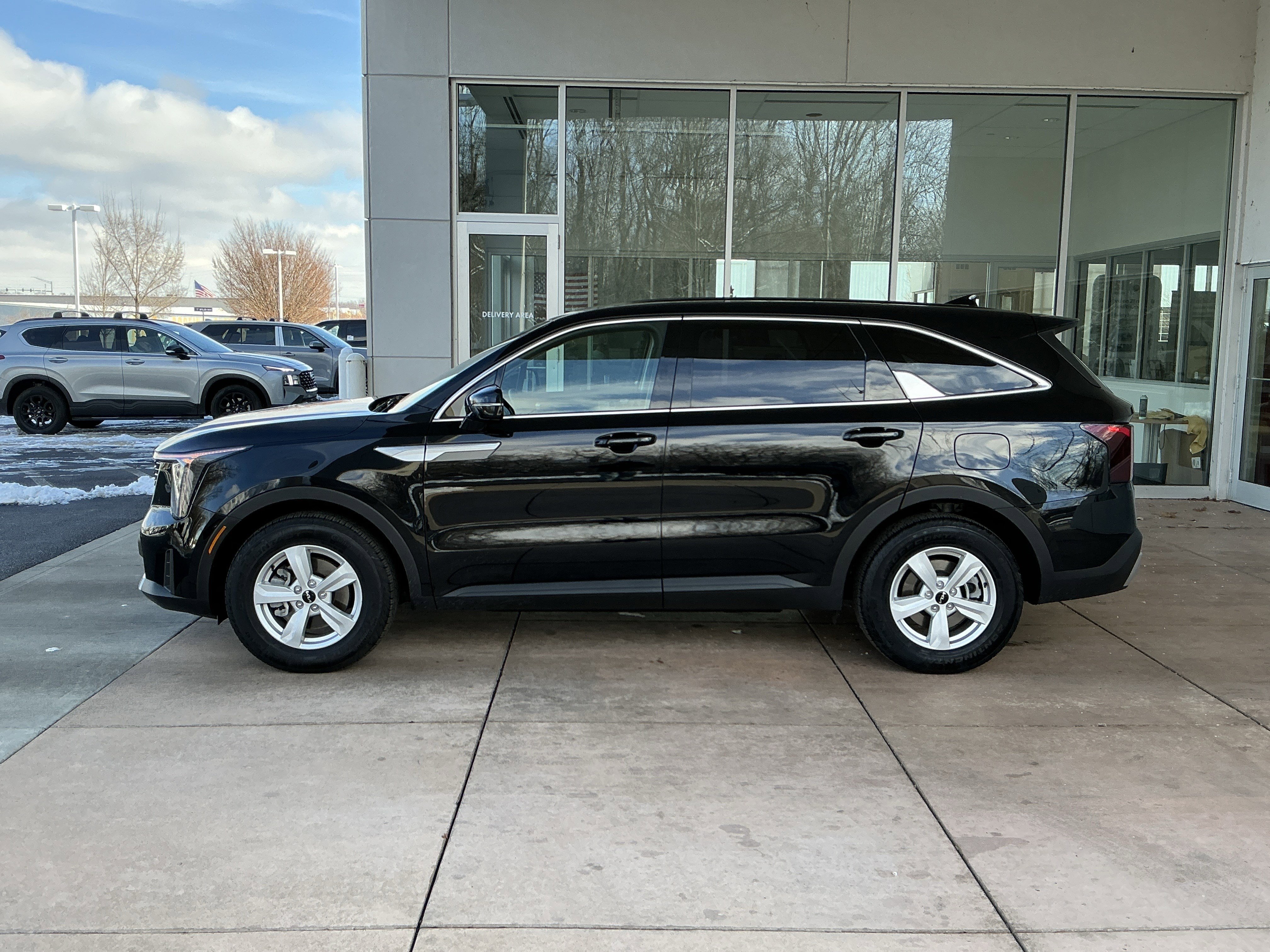 Used 2025 Kia Sorento LX image 19