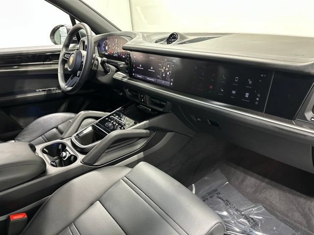 Used 2025 Porsche Cayenne S AWD/4WD image 12