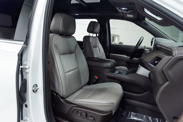 Used 2023 GMC Yukon XL SLT w/ SLT Luxury Package image 26