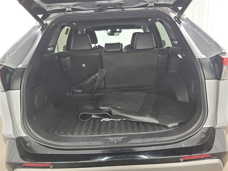 Used 2023 Toyota RAV4 XSE AWD/4WD image 15