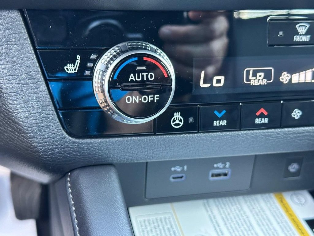 Used 2026 Nissan Rogue Platinum AWD/4WD image 16