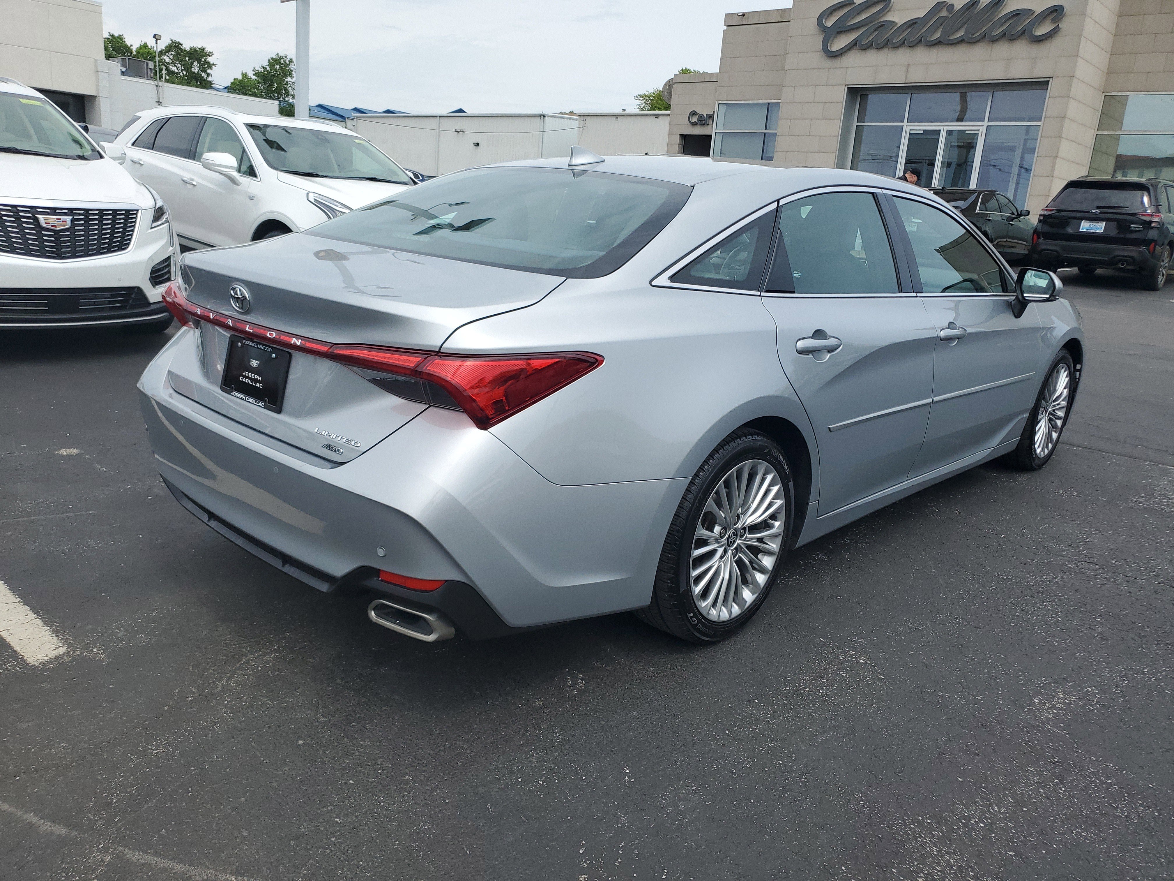 Used 2021 Toyota Avalon Limited w/ Advanced Safety Package AWD/4WD image 3
