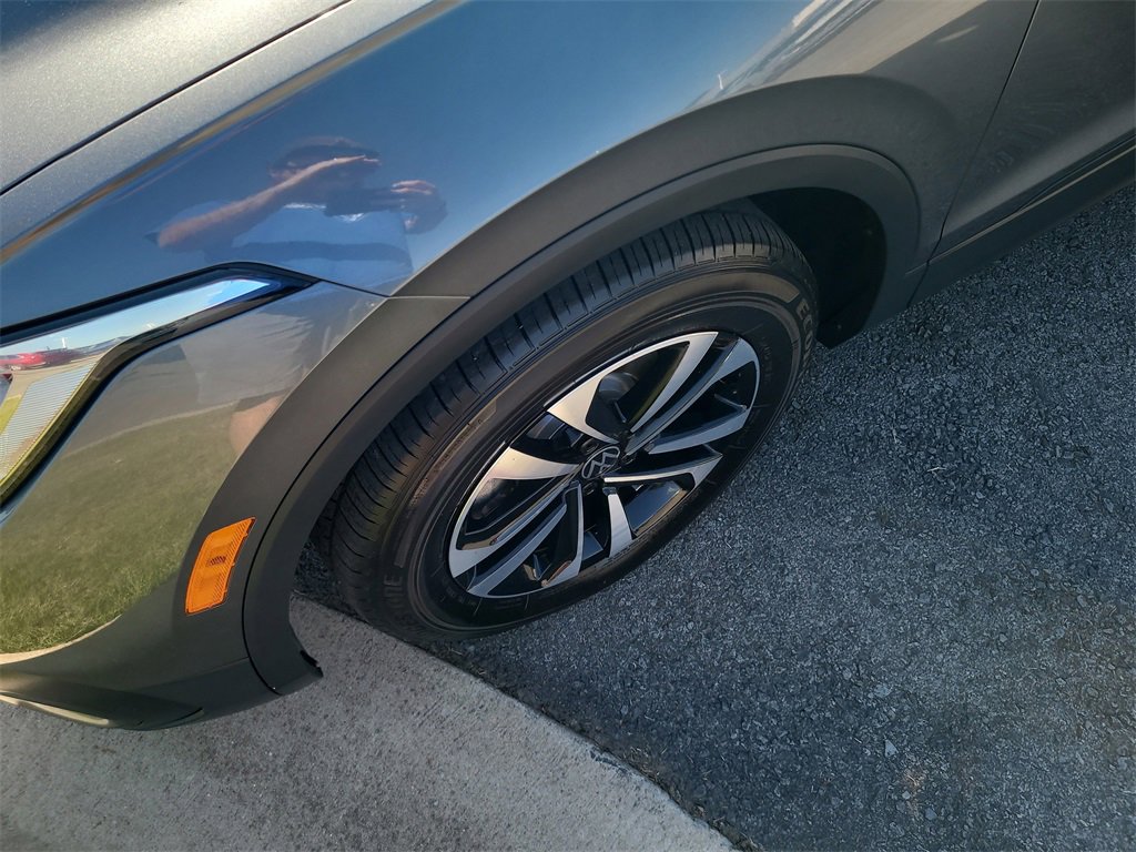 Used 2024 Volkswagen Tiguan S image 9