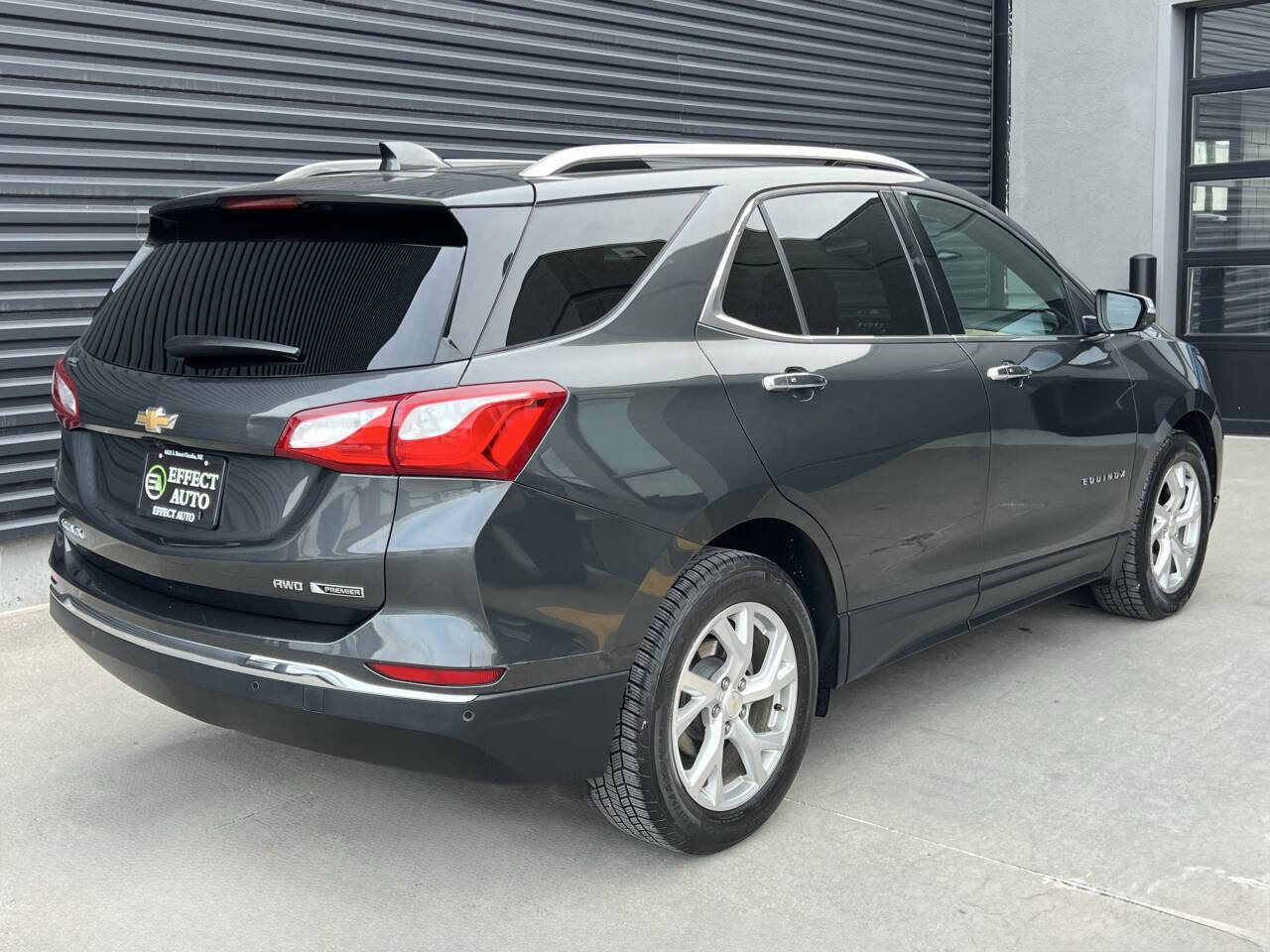Used 2018 Chevrolet Equinox Premier image 11