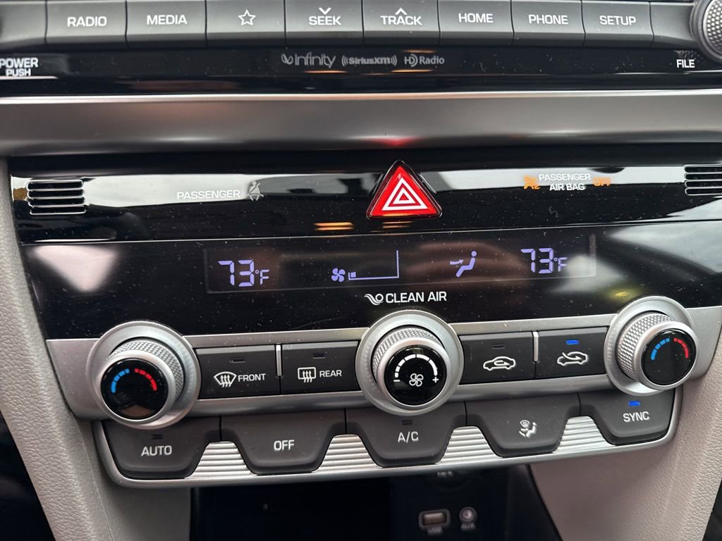 Used 2020 Hyundai Elantra Limited FWD image 15