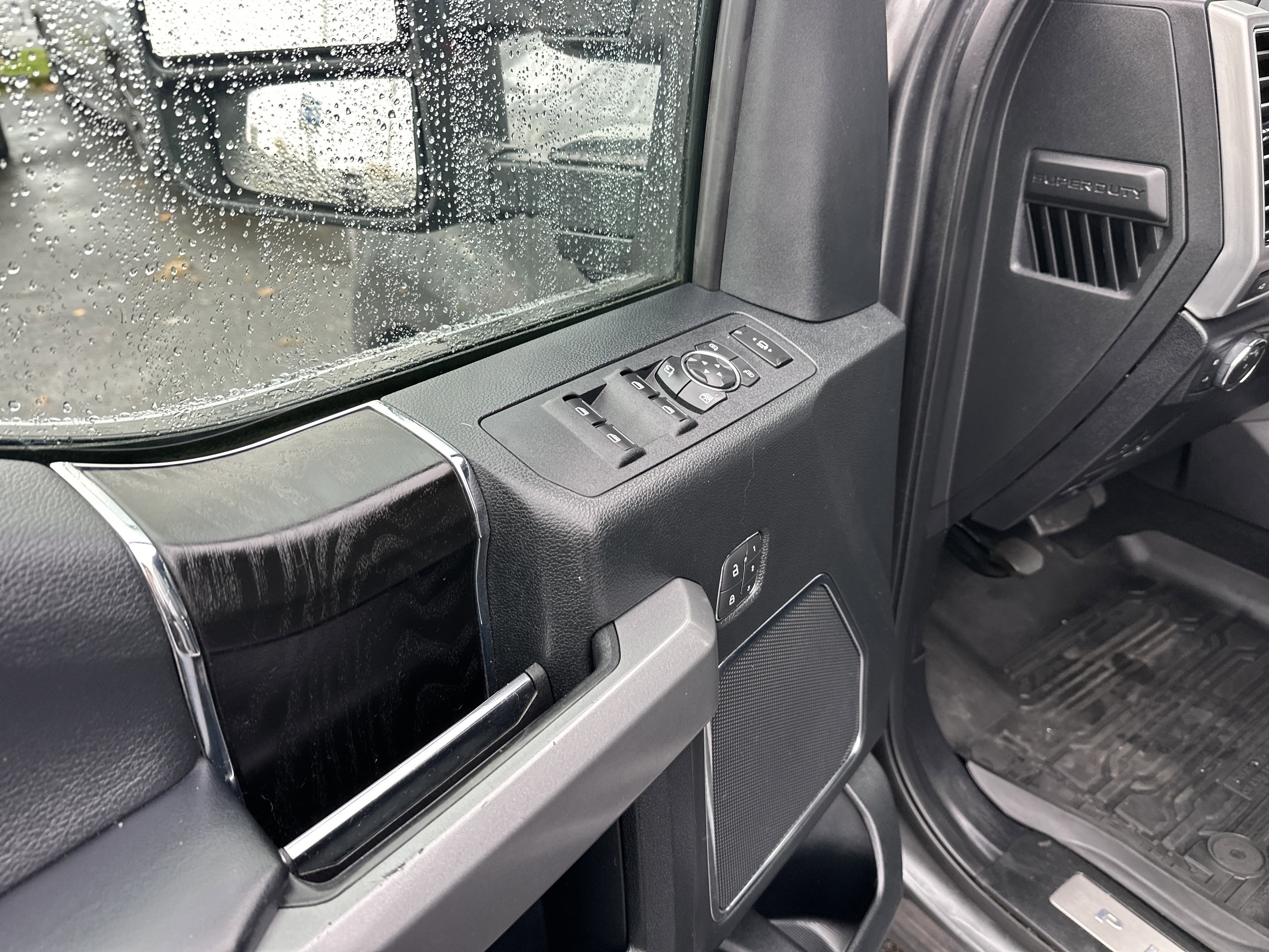 Used 2019 Ford F250 Platinum w/ Platinum Ultimate Package image 15