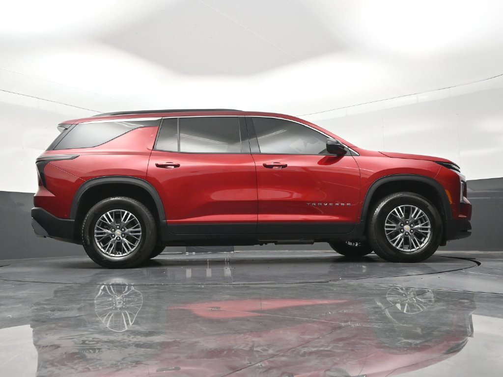 Used 2024 Chevrolet Traverse LT w/ Enhanced Driving Package FWD image 31