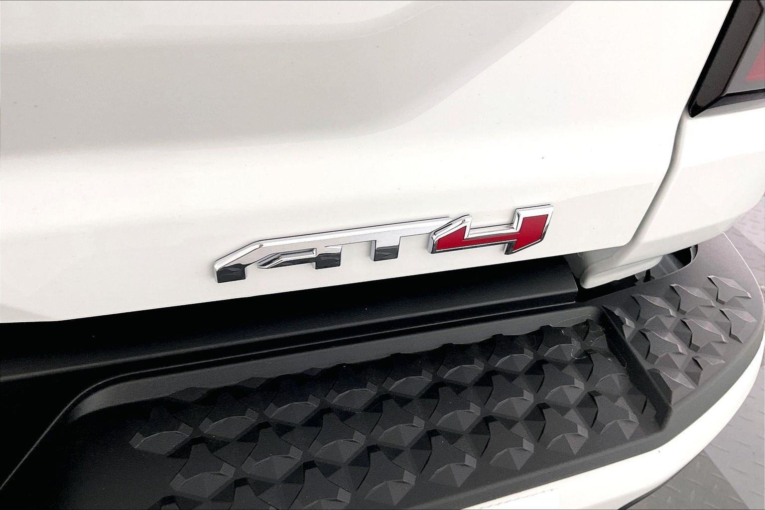 New 2026 GMC Canyon AT4 AWD/4WD image 17