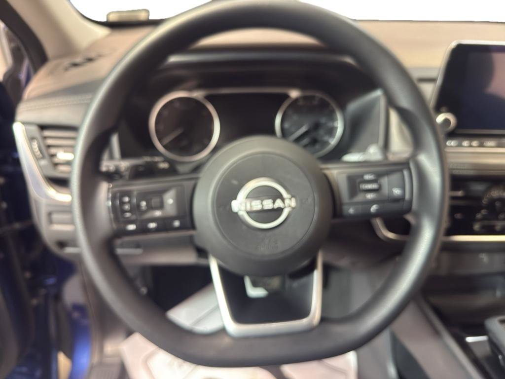 Used 2023 Nissan Rogue S AWD/4WD image 16
