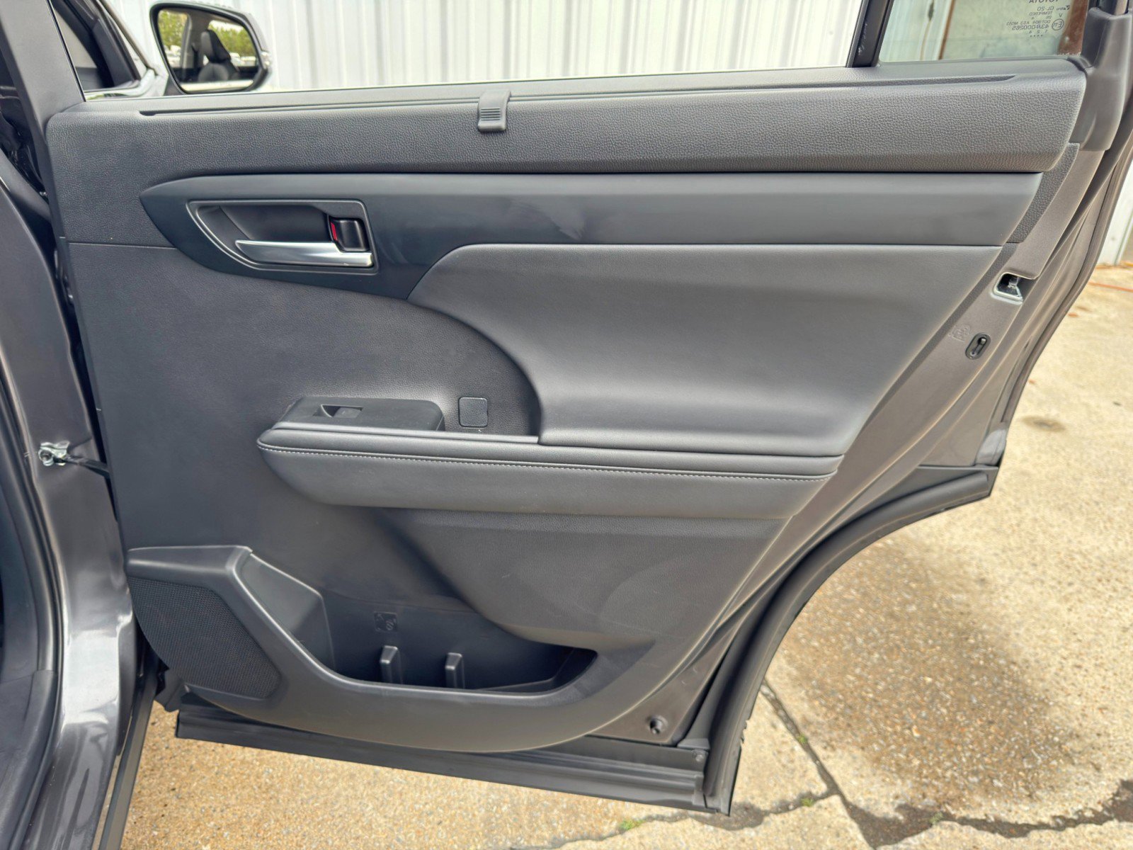 Used 2024 Toyota Highlander XLE image 44