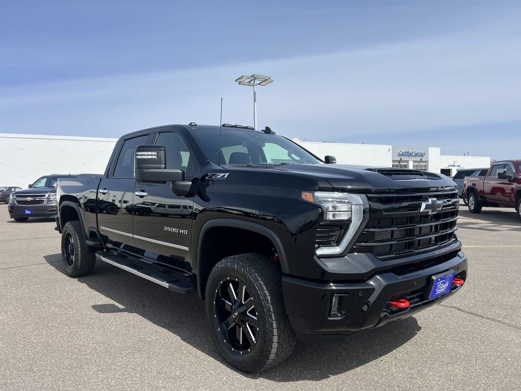 Used 2025 Chevrolet Silverado 3500 LT w/ Trail Boss Package AWD/4WD image 3