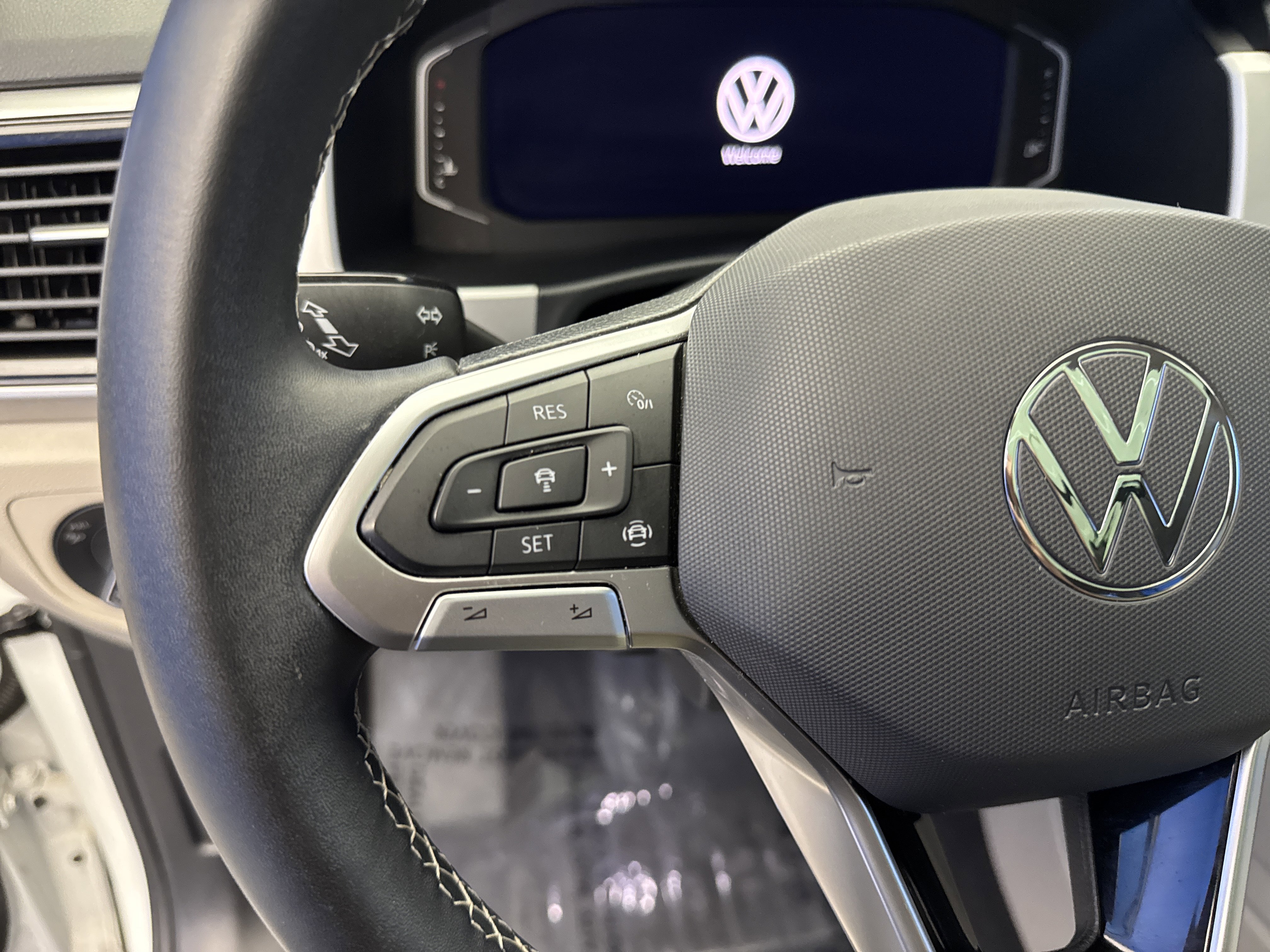 Used 2022 Volkswagen Atlas SE image 16