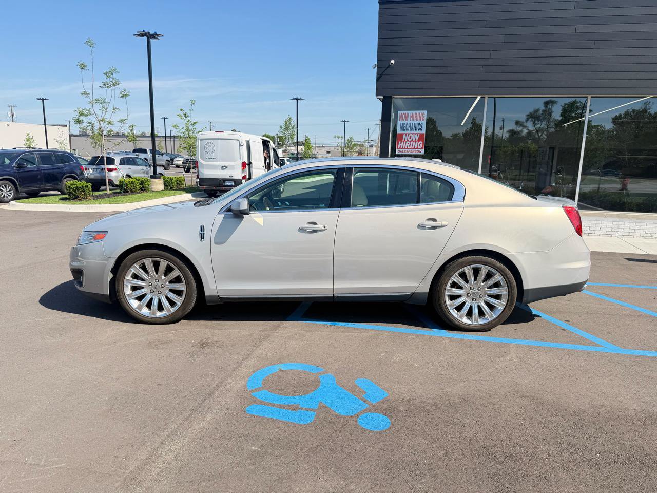 Used 2009 Lincoln MKS AWD image 8