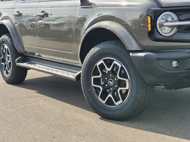 New 2025 Ford Bronco Outer Banks image 2