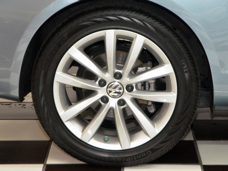 Used 2015 Volkswagen Eos Komfort FWD image 13