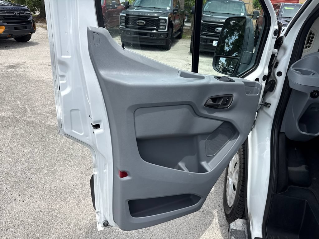 Used 2019 Ford Transit 250 130 Low Roof w/ Exterior Upgrade Package RWD image 12