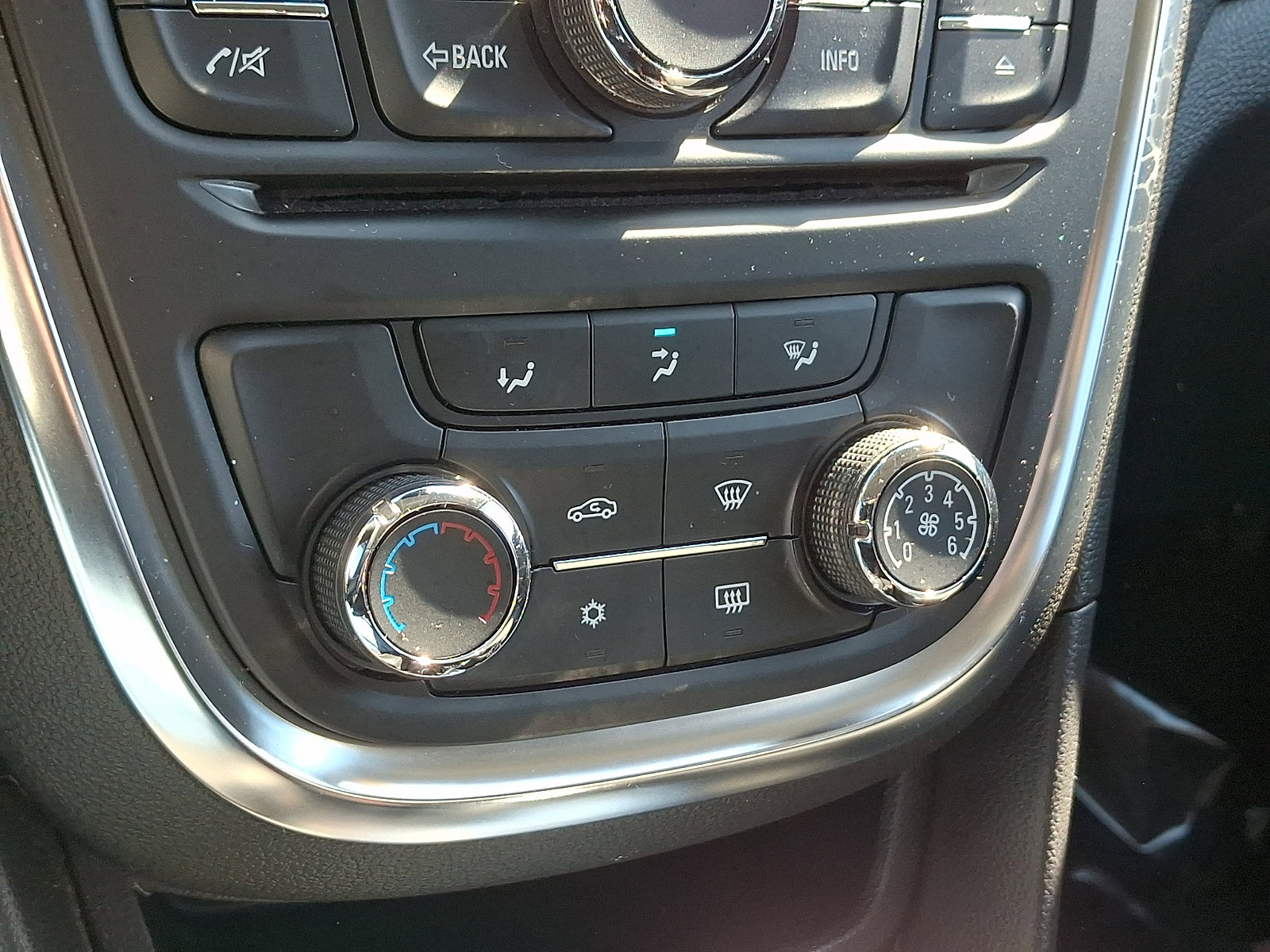 Used 2016 Buick Encore FWD image 21