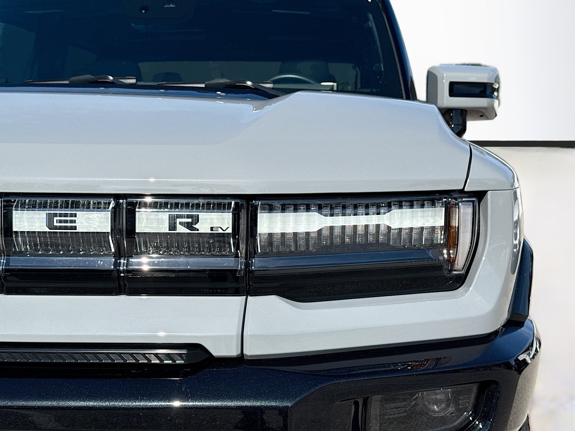 Used 2025 GMC Hummer EV 2X w/ LPO, Dark Essentials Package image 9