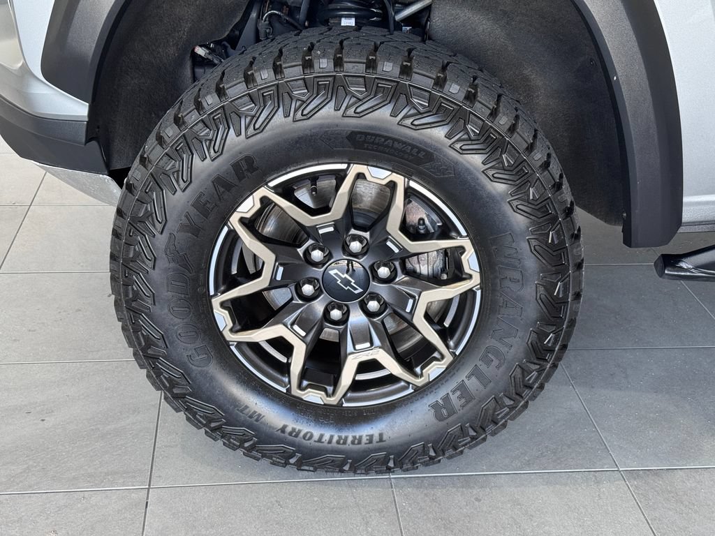 Certified 2024 Chevrolet Colorado ZR2 w/ Safety Package AWD/4WD image 4