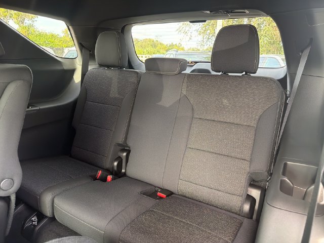 New 2027 Chevrolet Traverse LT w/ Sun and Wheel Package FWD image 23