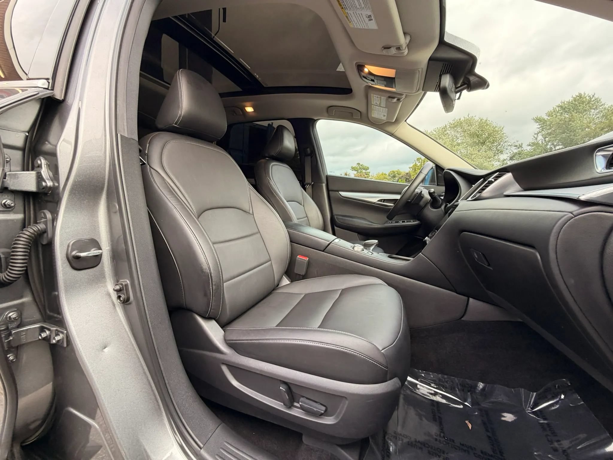 Used 2020 INFINITI QX50 Luxe FWD image 12