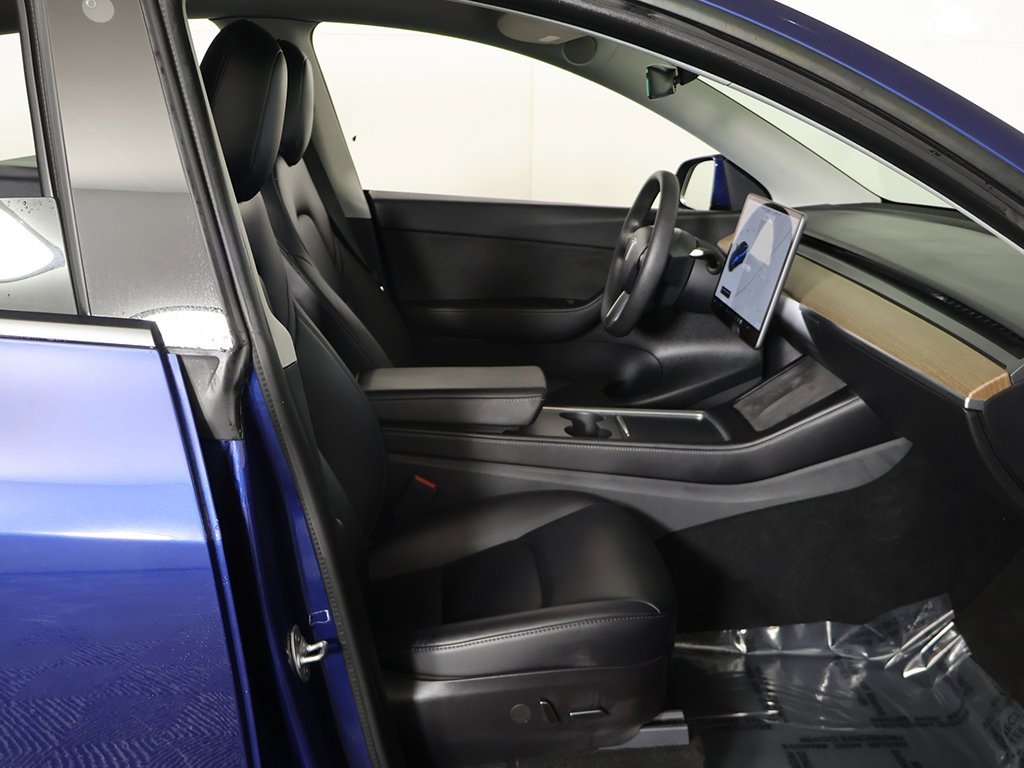 Used 2022 Tesla Model Y Long Range image 27