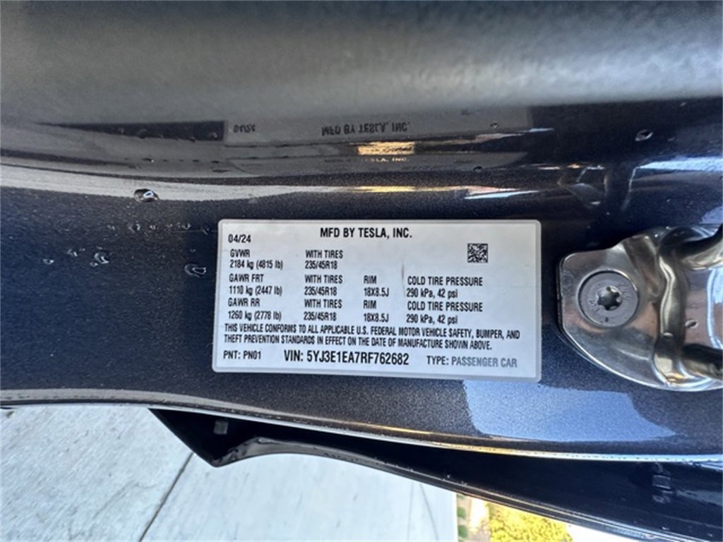 Used 2024 Tesla Model 3 Standard Range image 37