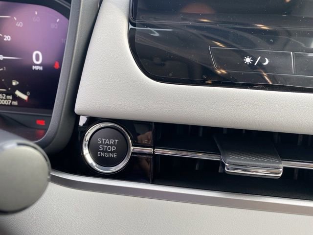 New 2025 Mitsubishi Outlander SE image 29