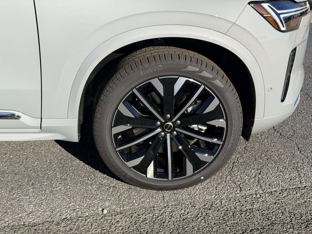 New 2026 Volvo XC90 T8 Plus w/ Protection Package Premier image 24