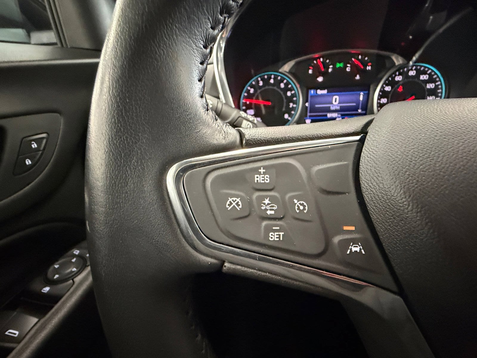 Used 2020 Chevrolet Equinox LT AWD/4WD image 17
