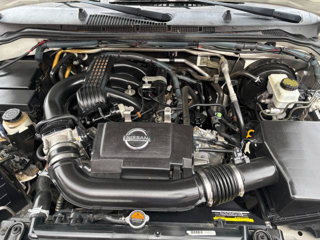 Used 2011 Nissan Frontier PRO-4X w/ Pro-4x Luxury Pkg AWD/4WD image 32