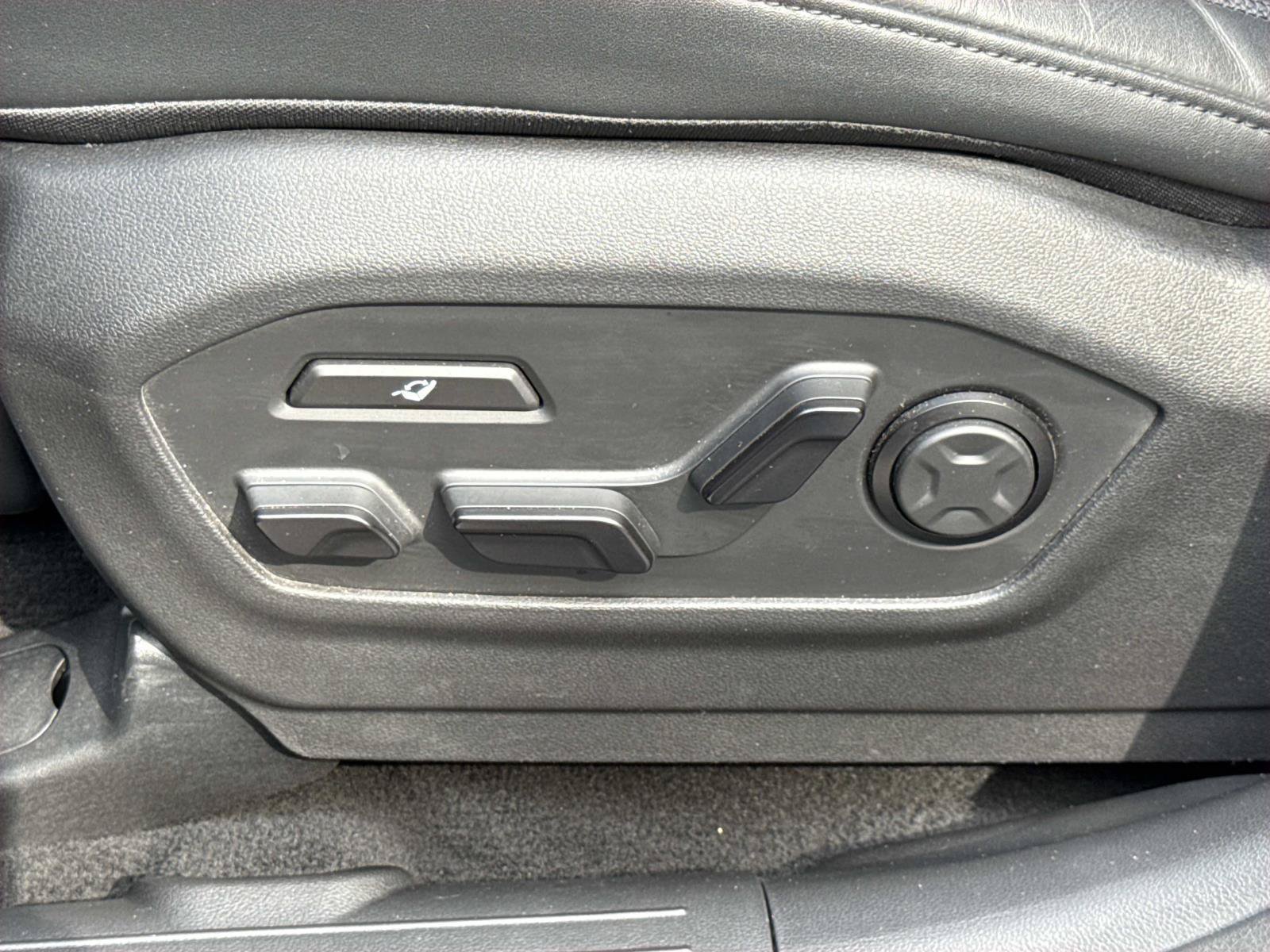 Used 2025 Hyundai Santa Fe Calligraphy FWD image 22