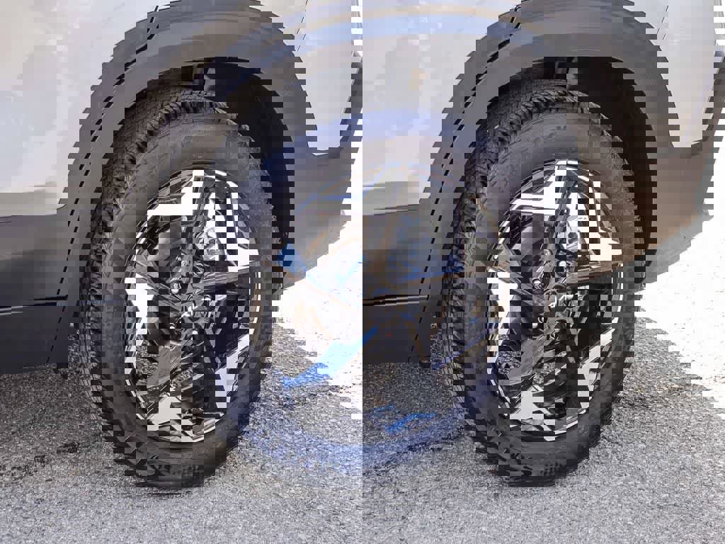 Used 2025 Kia Seltos EX FWD image 10