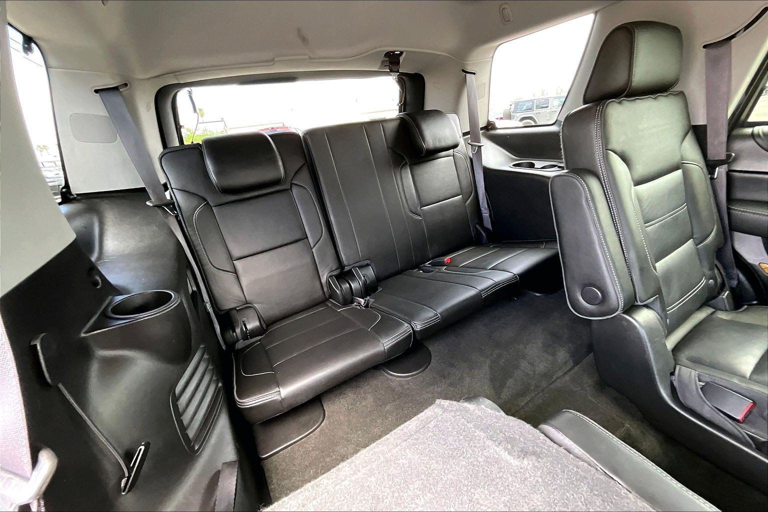 Used 2016 GMC Yukon Denali w/ Open Road Package AWD/4WD image 29
