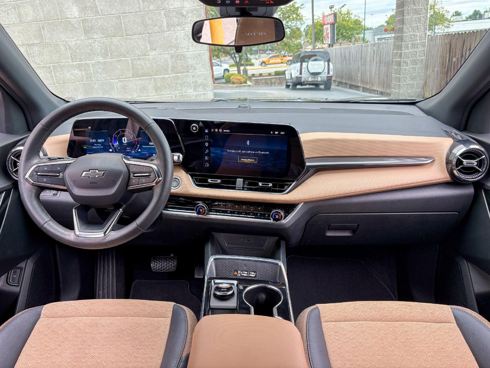 Used 2026 Chevrolet Equinox ACTIV AWD/4WD image 2
