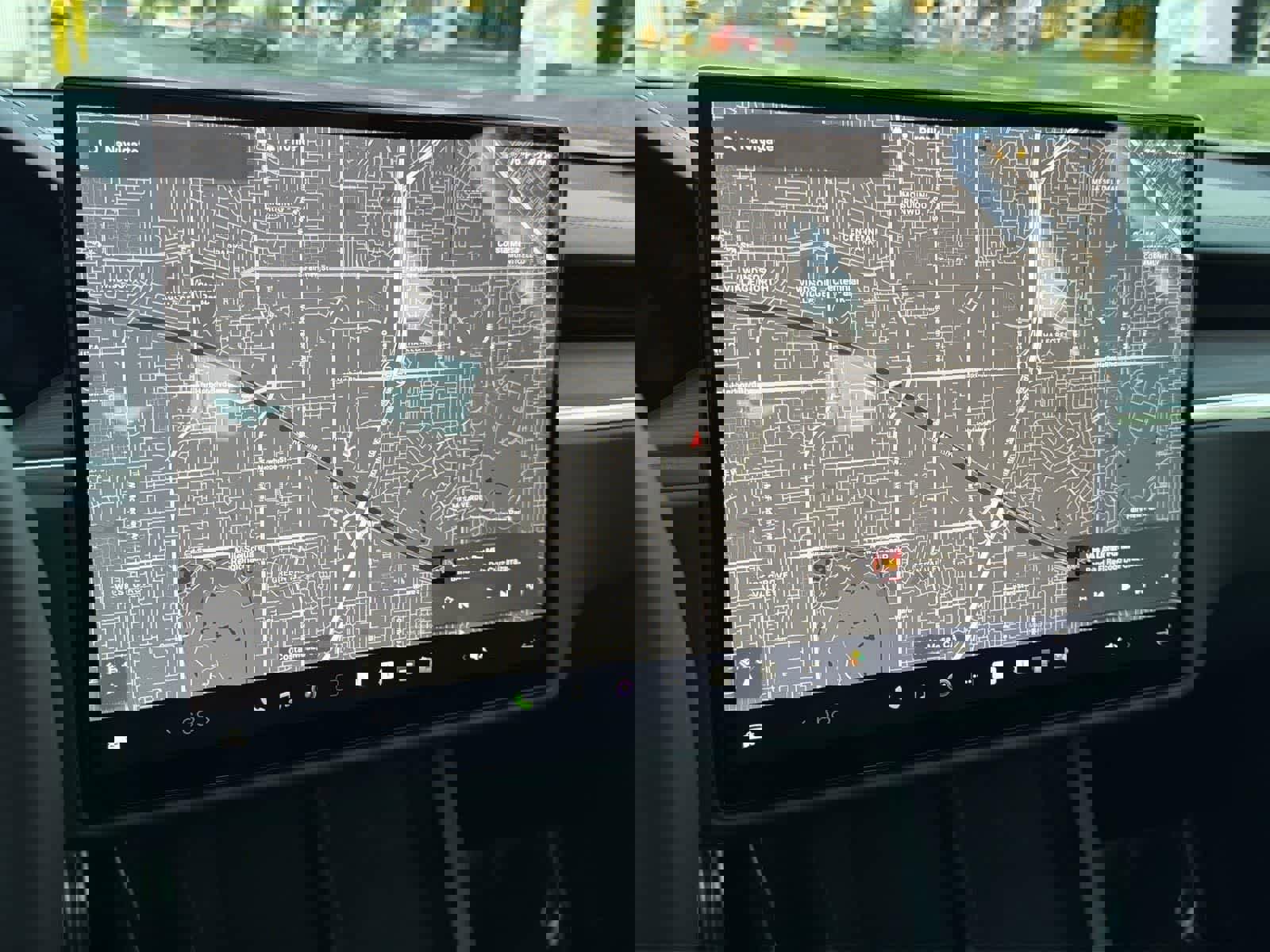 Used 2025 Tesla Model S image 15