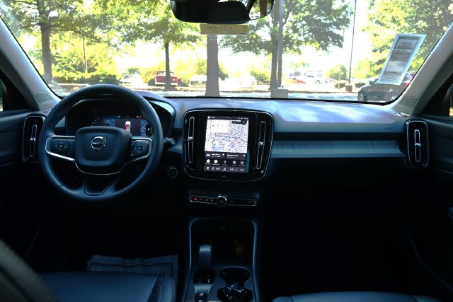 New 2026 Volvo XC40 B5 Core w/ Protection Package Premier AWD/4WD image 18