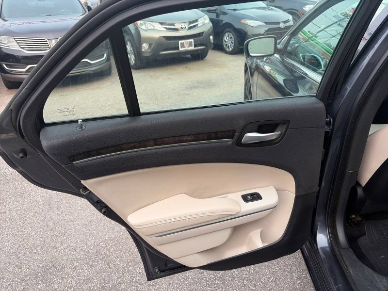 Used 2017 Chrysler 300 C w/ Safetytec Plus Group AWD/4WD image 11