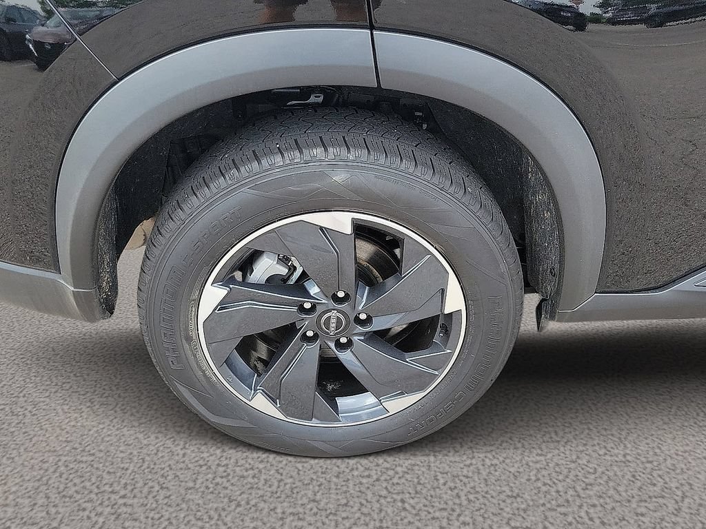 Used 2025 Nissan Rogue SV FWD image 7
